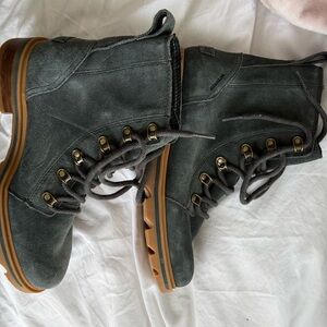 Sorel lighter navy suede Ankle Boots